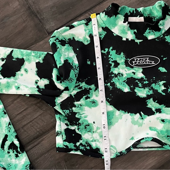 No Fear x H&M Long-sleeved Crop Top - Size Medium - Picture 11 of 16